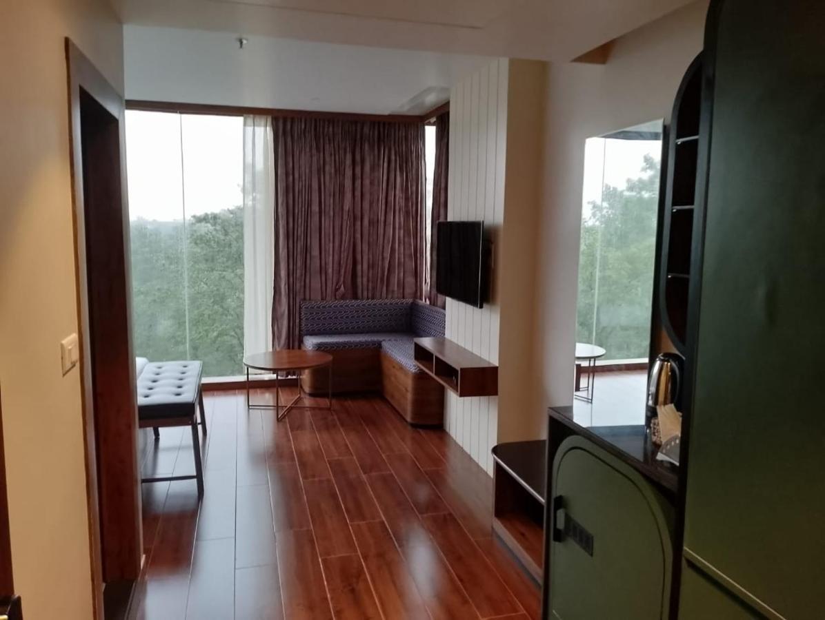 The Convoy Hotel Dibrugarh 外观 照片