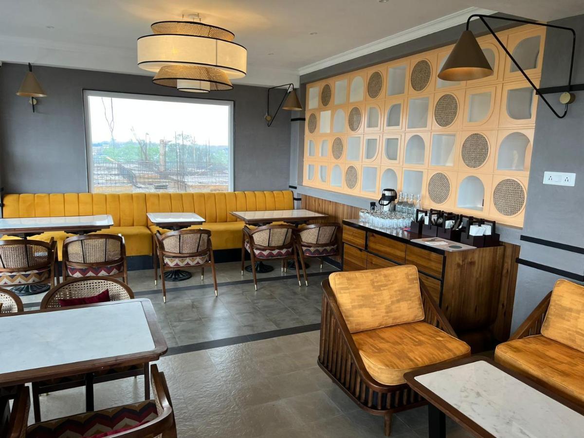 The Convoy Hotel Dibrugarh 外观 照片