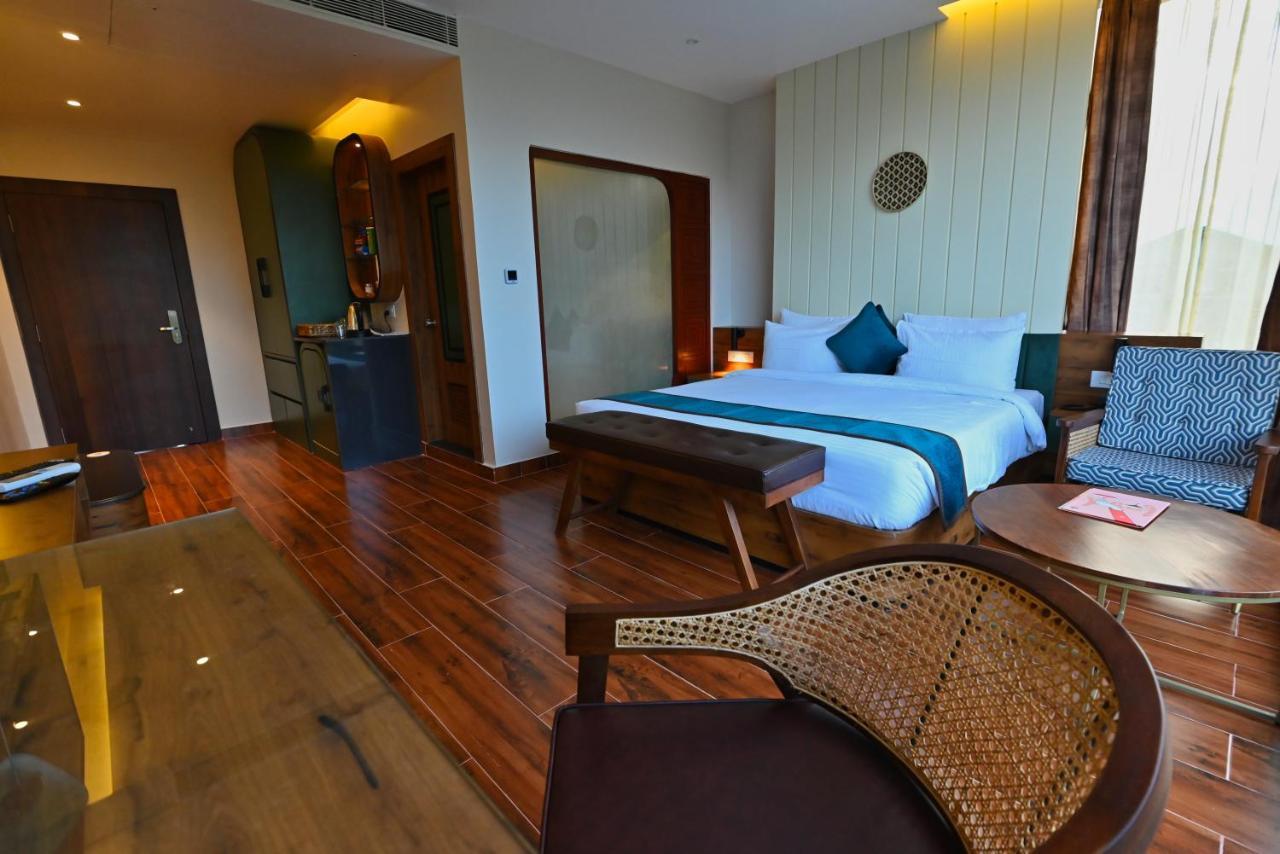 The Convoy Hotel Dibrugarh 外观 照片